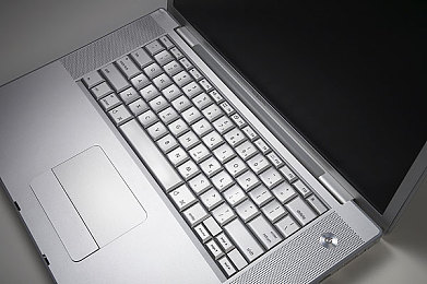 Gay男男网站18：游戏新平台：社交乐趣全球畅享-1