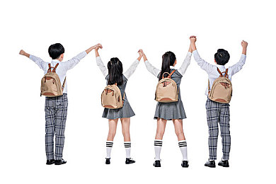 男生将困困放到女生困困里面,校园惊现隐私侵犯，校园安全引深思